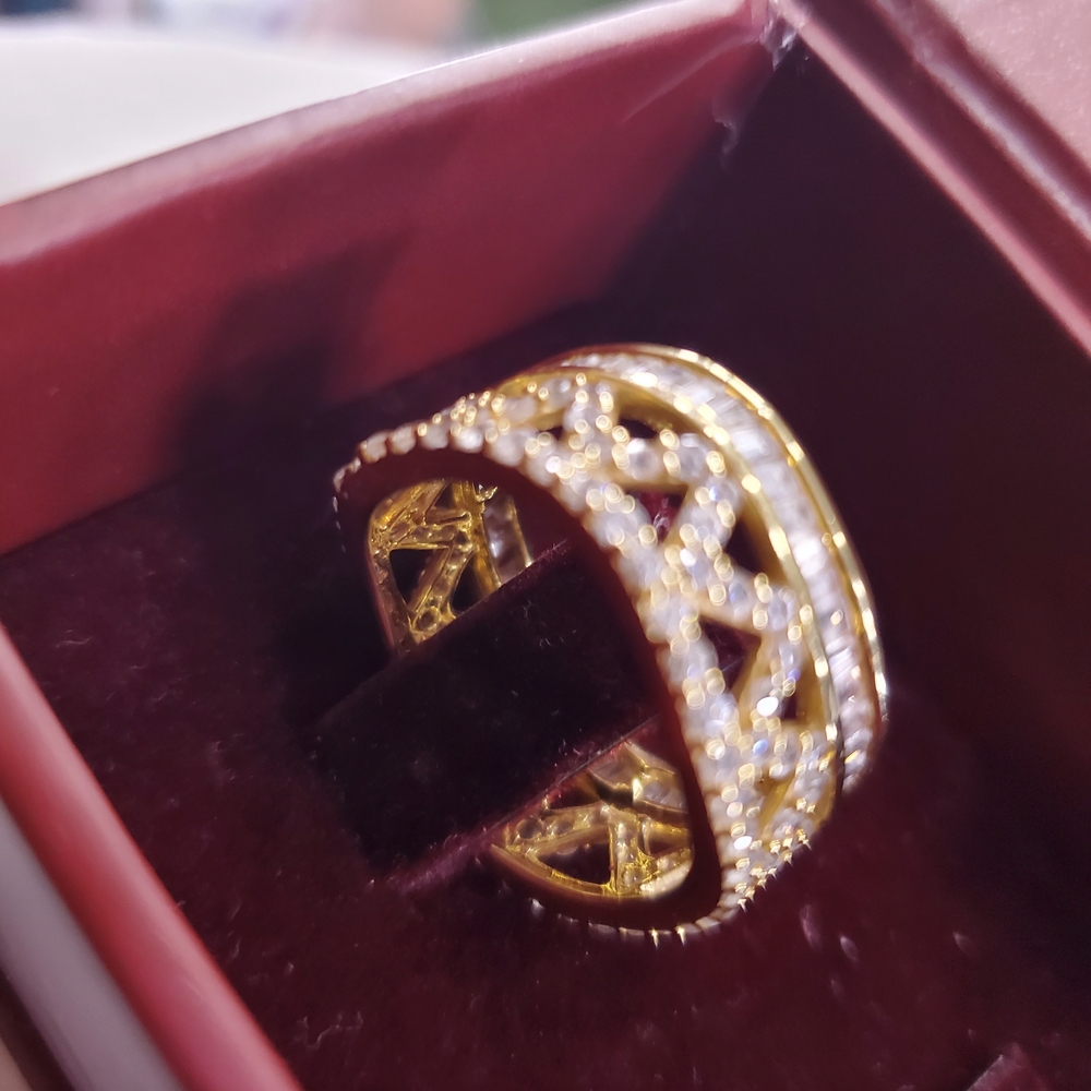 Elegant Unique 18k Solid Gold  Women's Ring